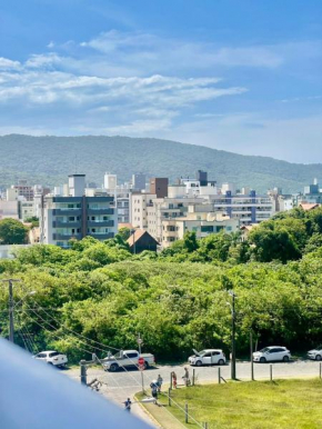 1130 Cobertura 3 quartos. Perto das praias de BOMBAS E BOMBINHAS CENTRO